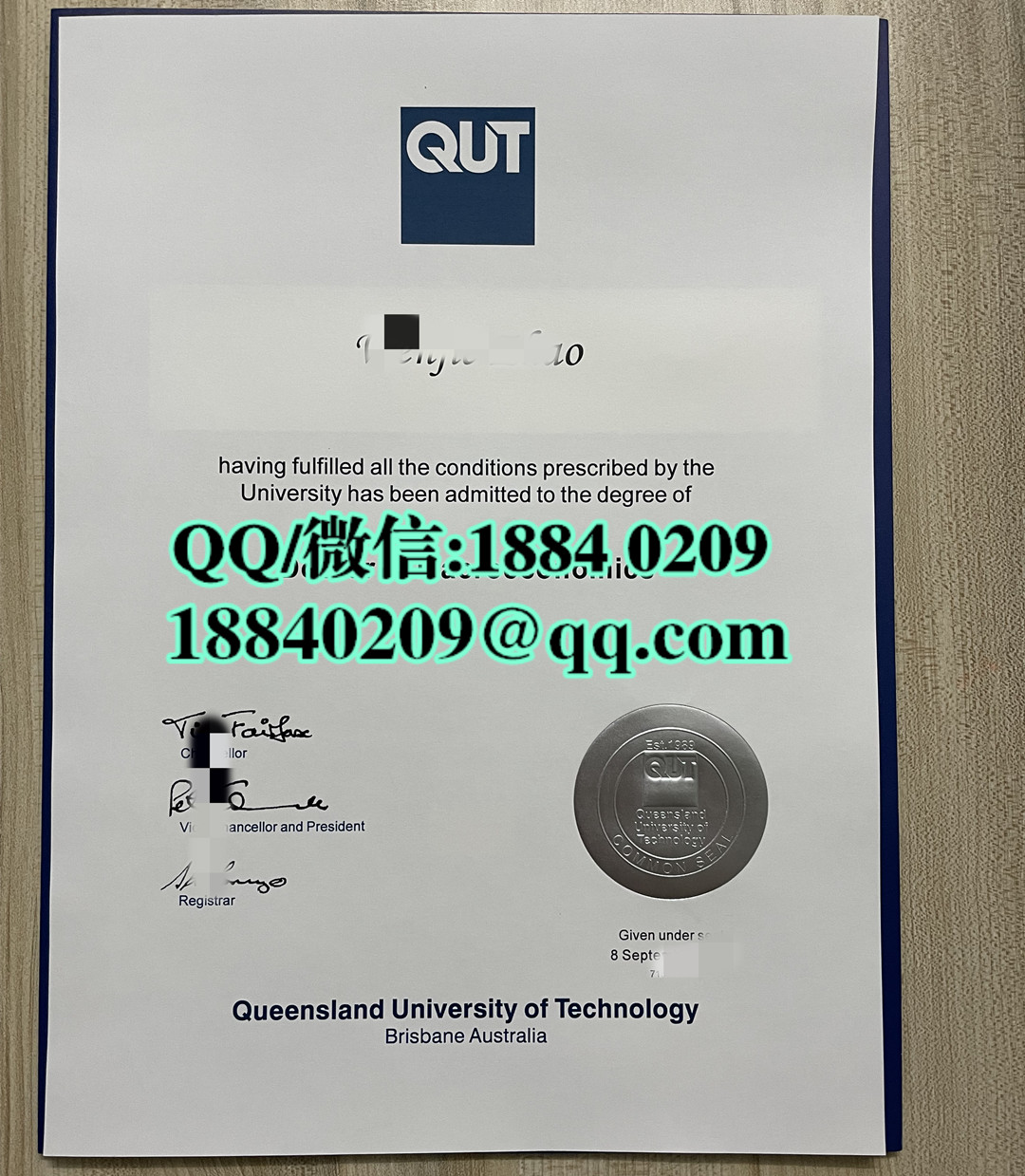 澳洲昆士兰科技大学毕业证QUT毕业证书外壳，Queensland University of Technology diploma